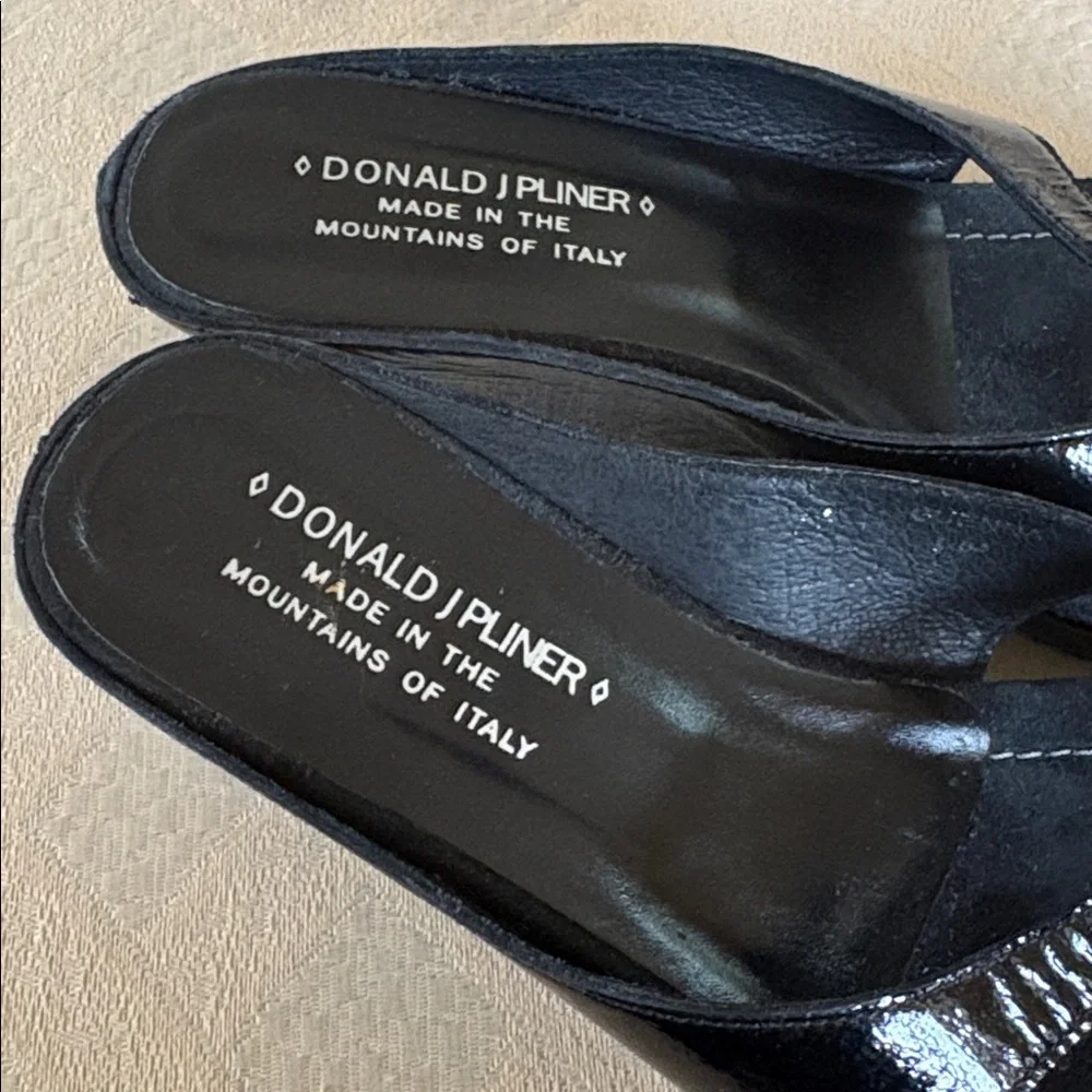 Donald J Pliner sandal. 7 1/2. Black patten Leather. Worn twice. - Picture 2 of 8